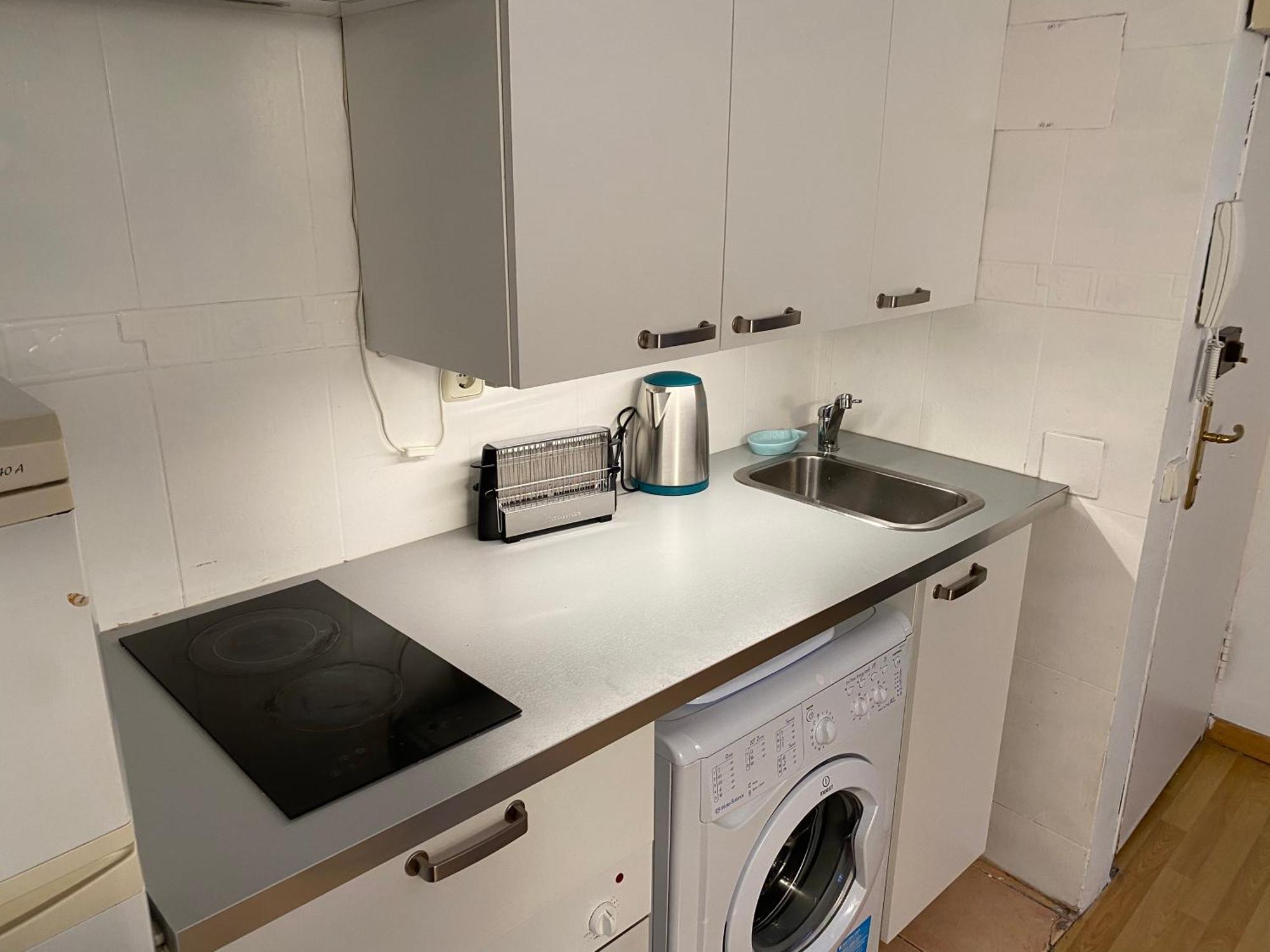 San Bernabe, Apartamento Para 2 En Las Vistillas Junto A Metro Puerta De Toledo Madrid Extérieur photo